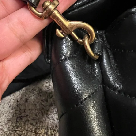 Toy Loulou 😍 Black Leather Bag with Gold Logo - Picture 14 of 16